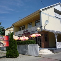 Clock Cafe & Pizzéria