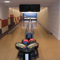 V8 Bowling