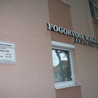 Dr. Gszelmann Róbert Fog- és szájbetegségek szakorvosa Adjunktus