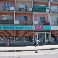 Fodrászcikk Kisáruház