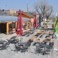 Vasmacska Terasz